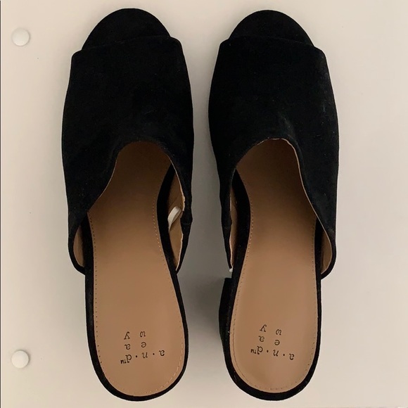 Mules - Picture 3 of 7